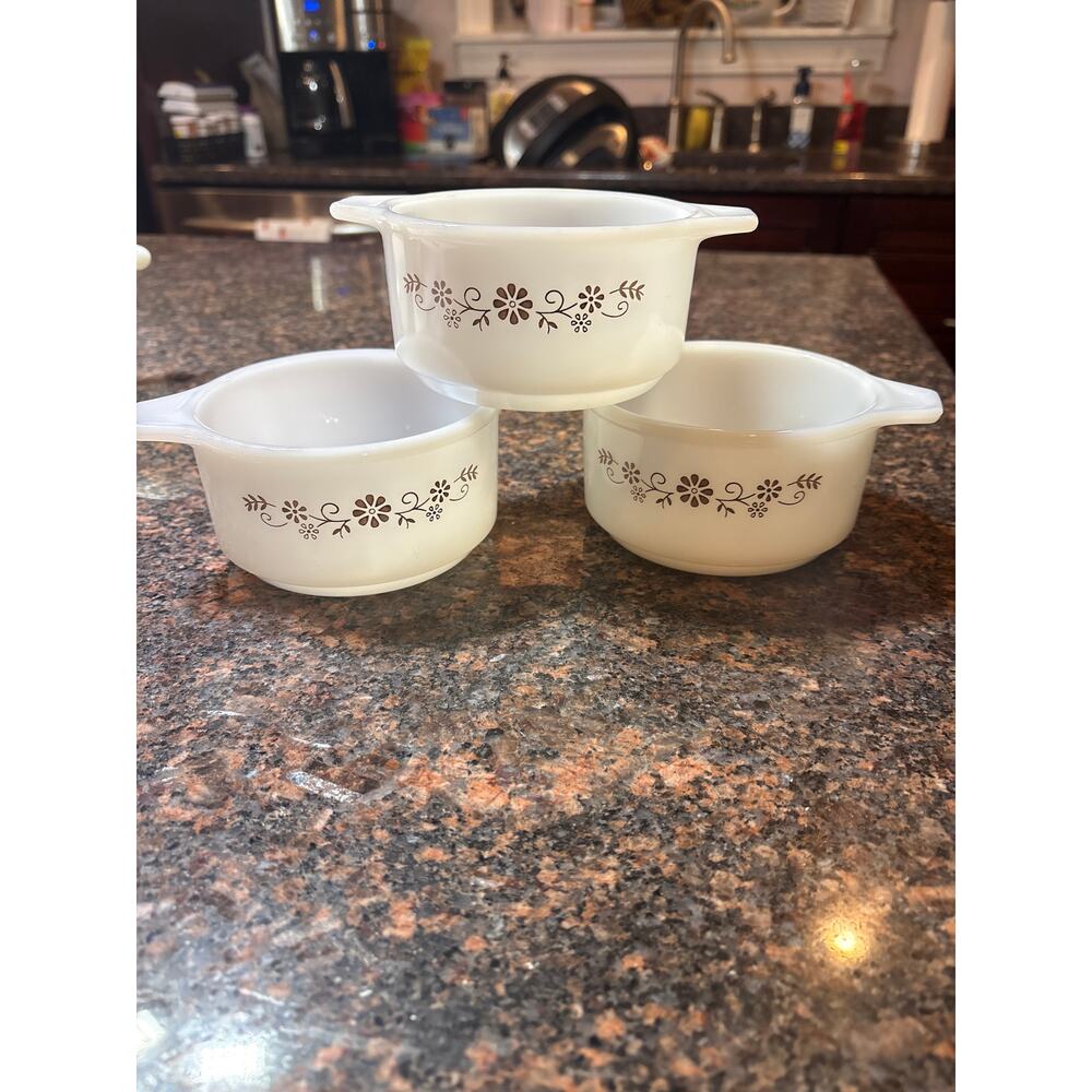 3 Vintage Dynaware Pyr-O-Rey Brown Daisy Individual Stackable Casserole Dishes